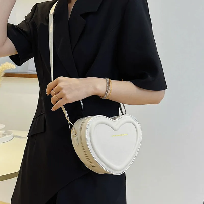 Heart-Shaped Retro Hand-Held Small Round Bag