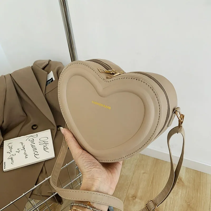 Heart-Shaped Retro Hand-Held Small Round Bag