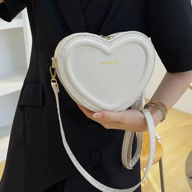 Heart-Shaped Retro Hand-Held Small Round Bag