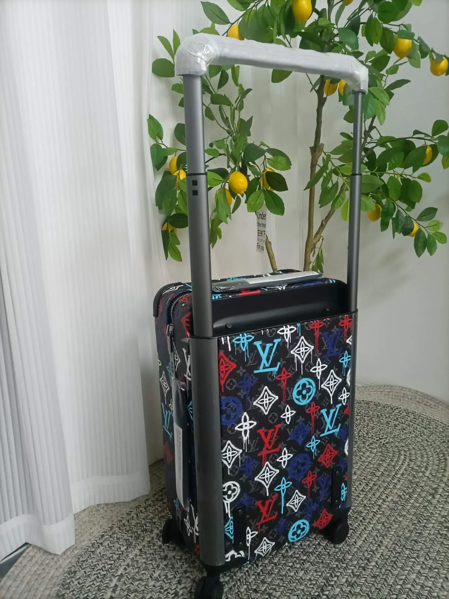 Louis Vuitton Graffiti Monogram Horizon 55 Travel Suitcase