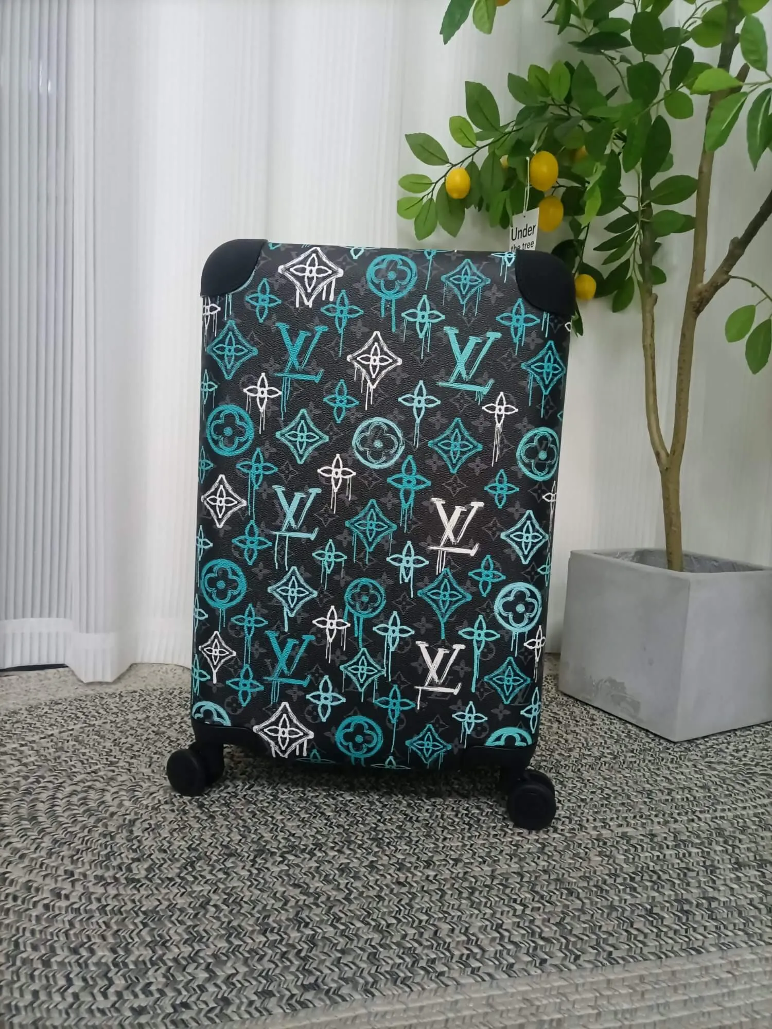 Louis Vuitton Graffiti Monogram Horizon 55 Travel Suitcase