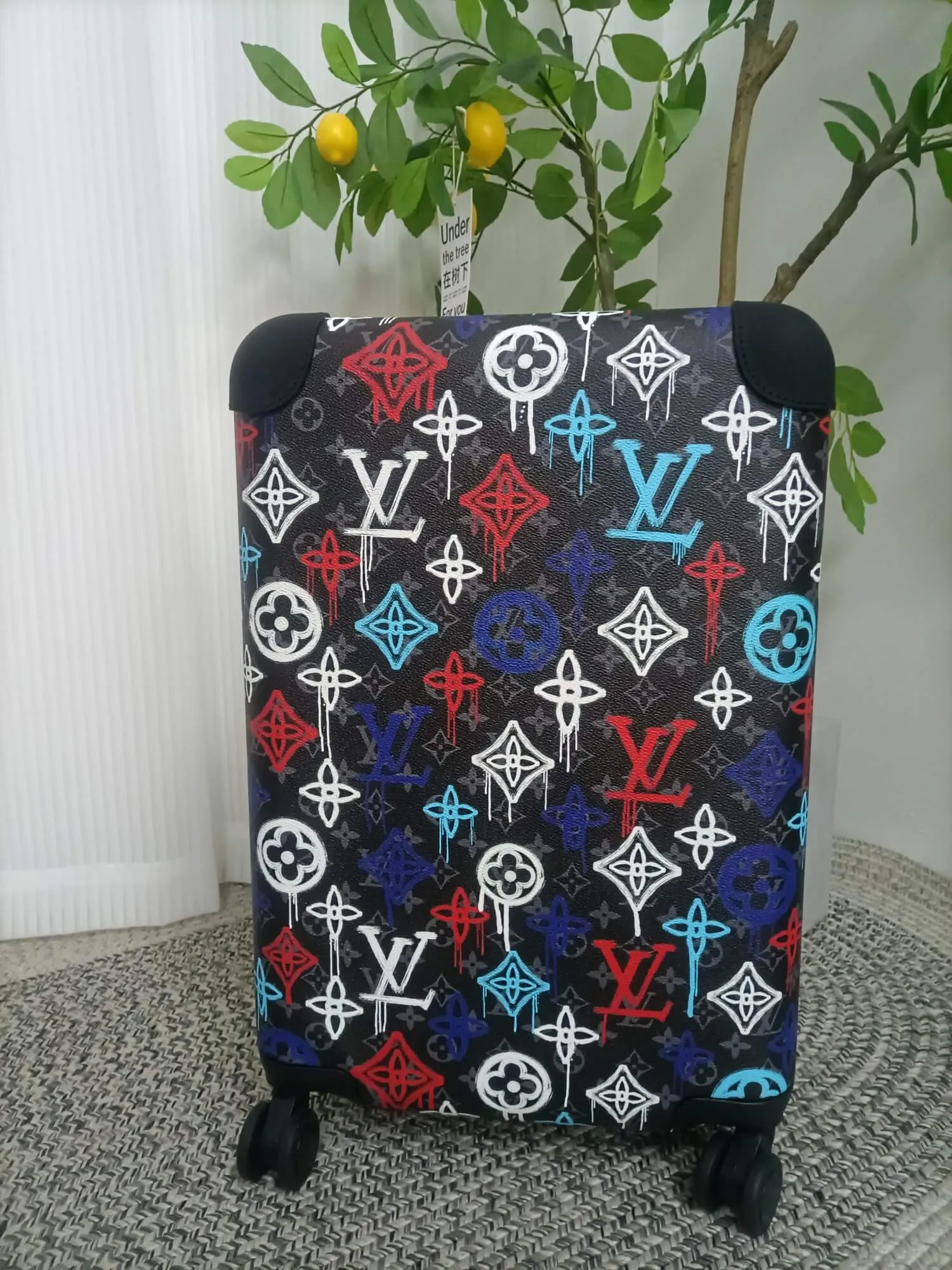 Louis Vuitton Graffiti Monogram Horizon 55 Travel Suitcase