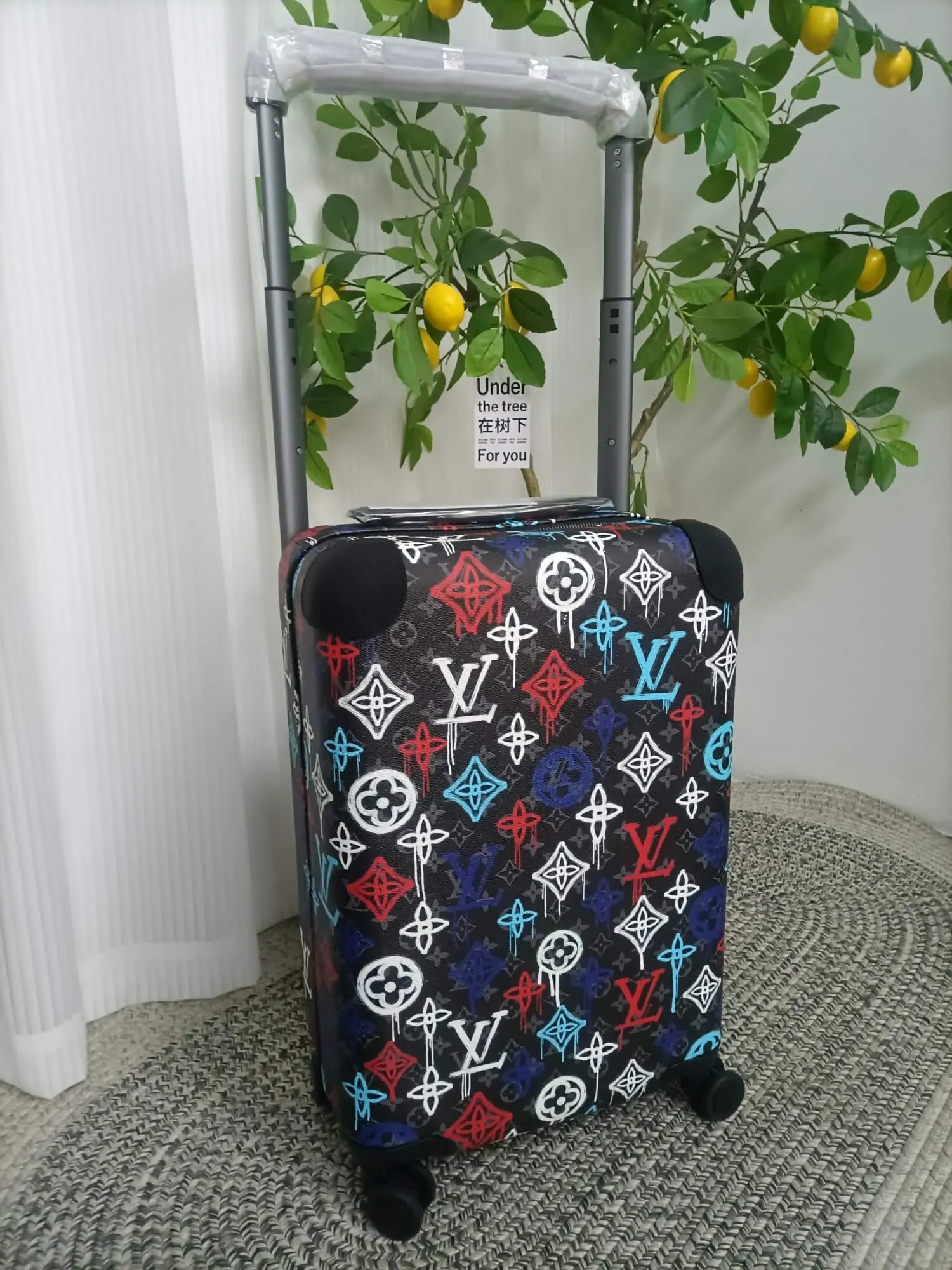 Louis Vuitton Graffiti Monogram Horizon 55 Travel Suitcase