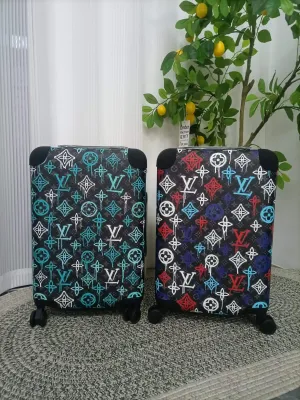 Louis Vuitton Graffiti Monogram Horizon 55 Travel Suitcase